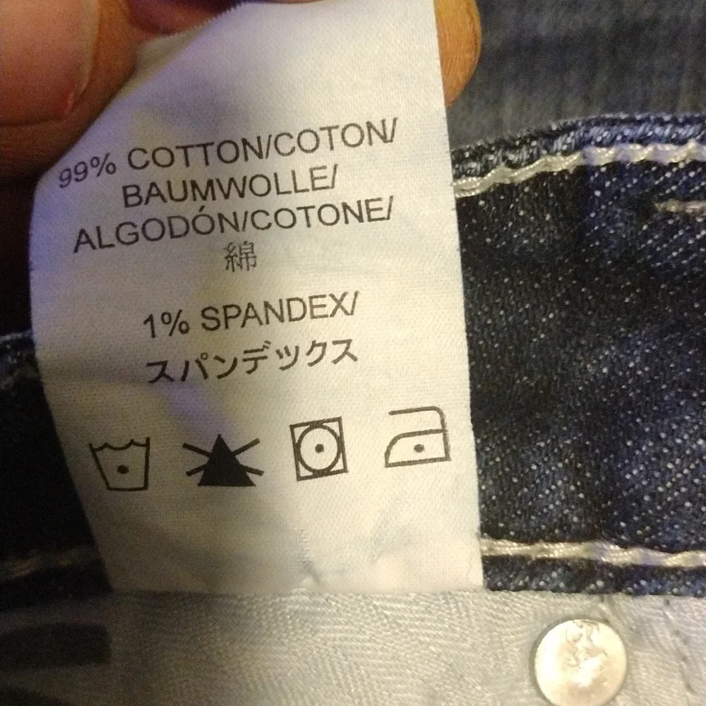 - Jeans - Picture 3 of 4